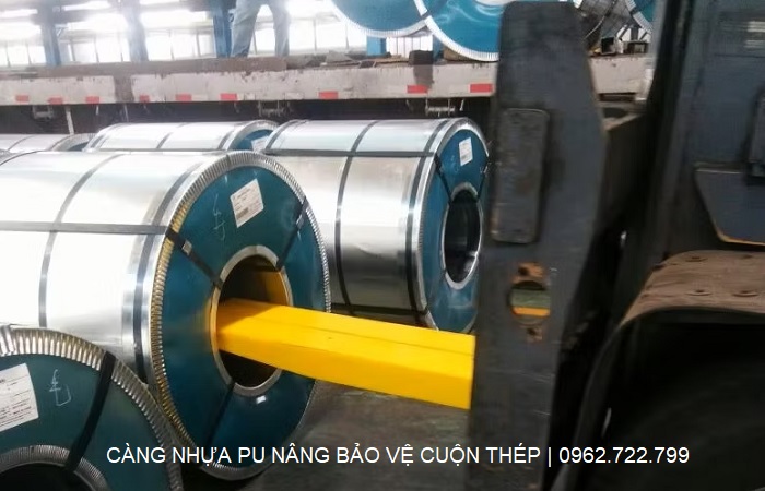 Càng nhựa PU nâng bảo vệ cuộn thép