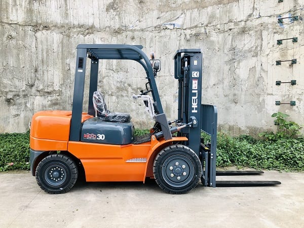 3-ton forklift fitted with Chinese engines