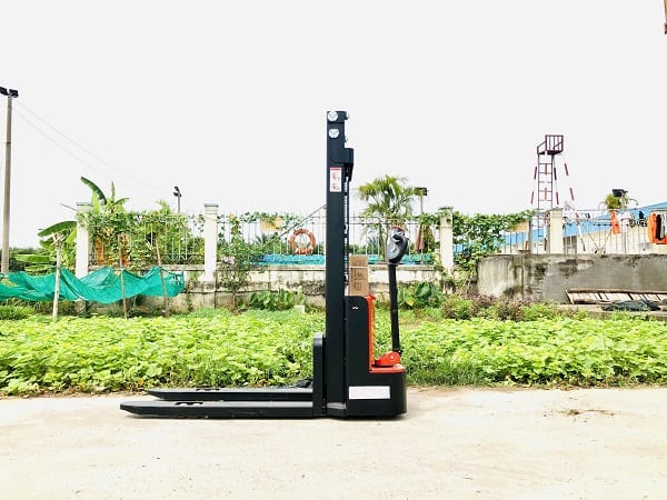 xe-nang-tay -dien-dc-1.5-tan-CDD15J